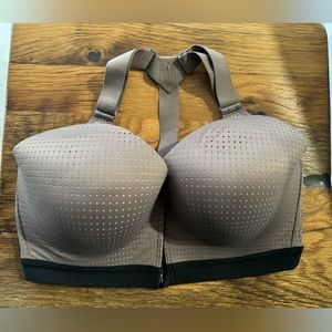 Incredible Victoria Secret Front-Close Sports Bra